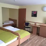 Highway - Hotel *