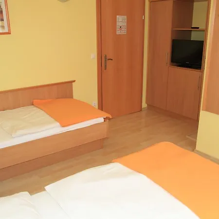 Highway - Hotel *