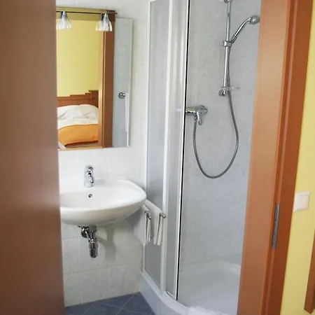 Hotel Highway -