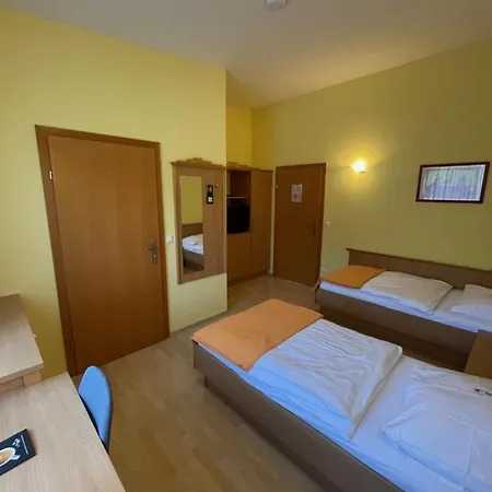 Highway - Hotel