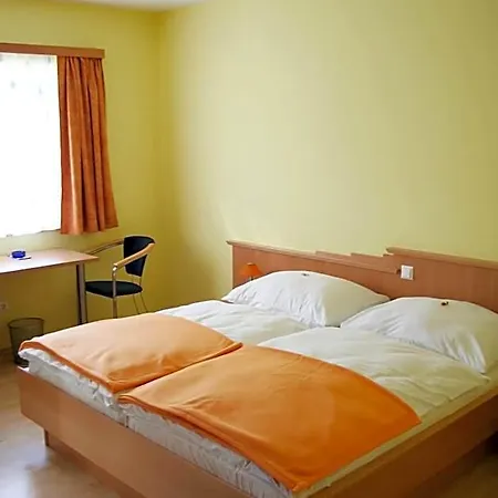 Highway - Hotel